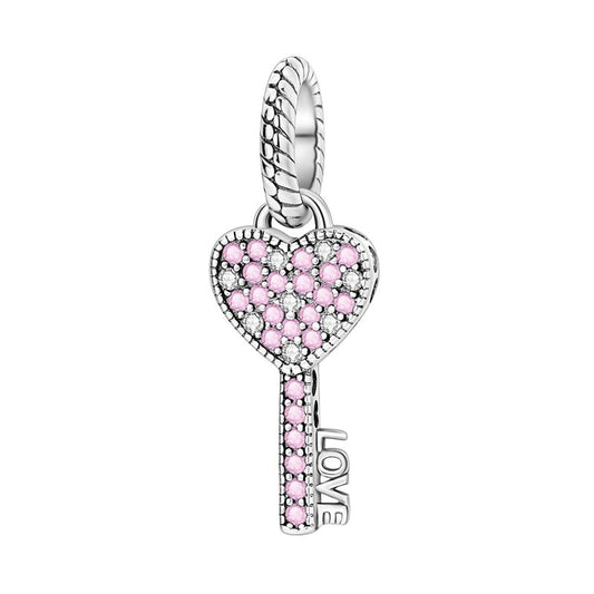 Kľúč lásky s ružovými kamienkami