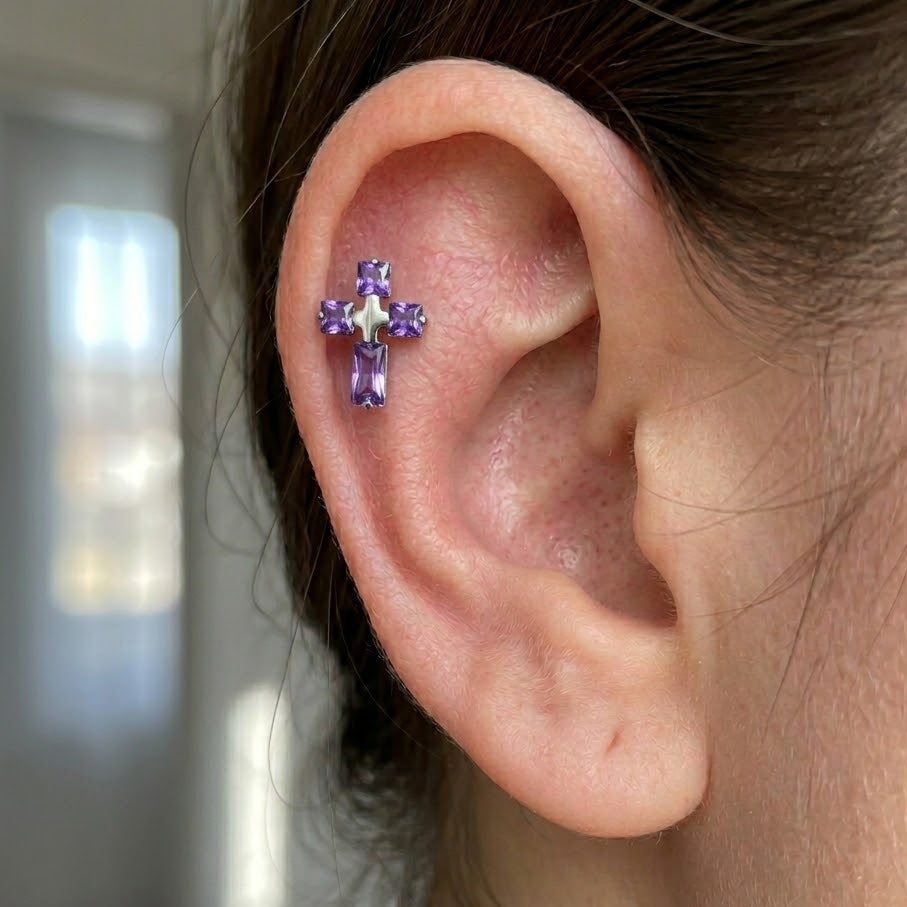 Strieborný Labret 'Purple Cross'