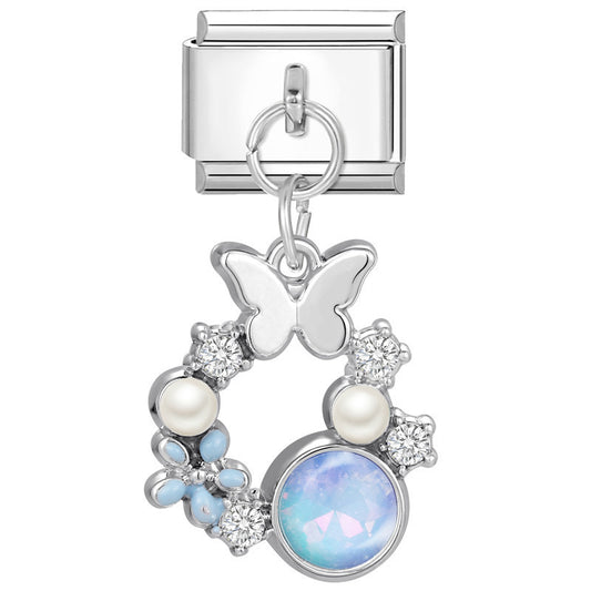 Prívesok Kruh s motýľom a perlami