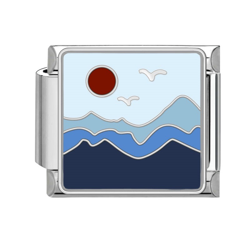 Prívesok Hory pri západe slnka