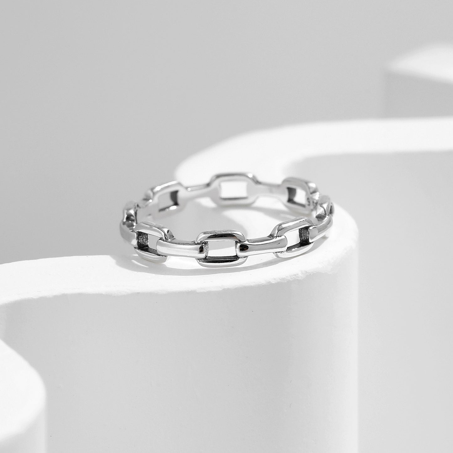 Prsteň Strieborná reťazová elegancia