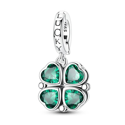 Štvorlístok šťastia so zelenými srdiečkami