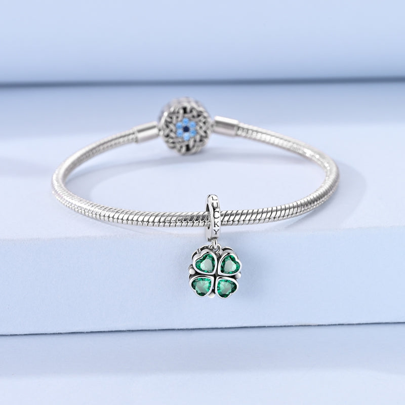 Štvorlístok šťastia so zelenými srdiečkami