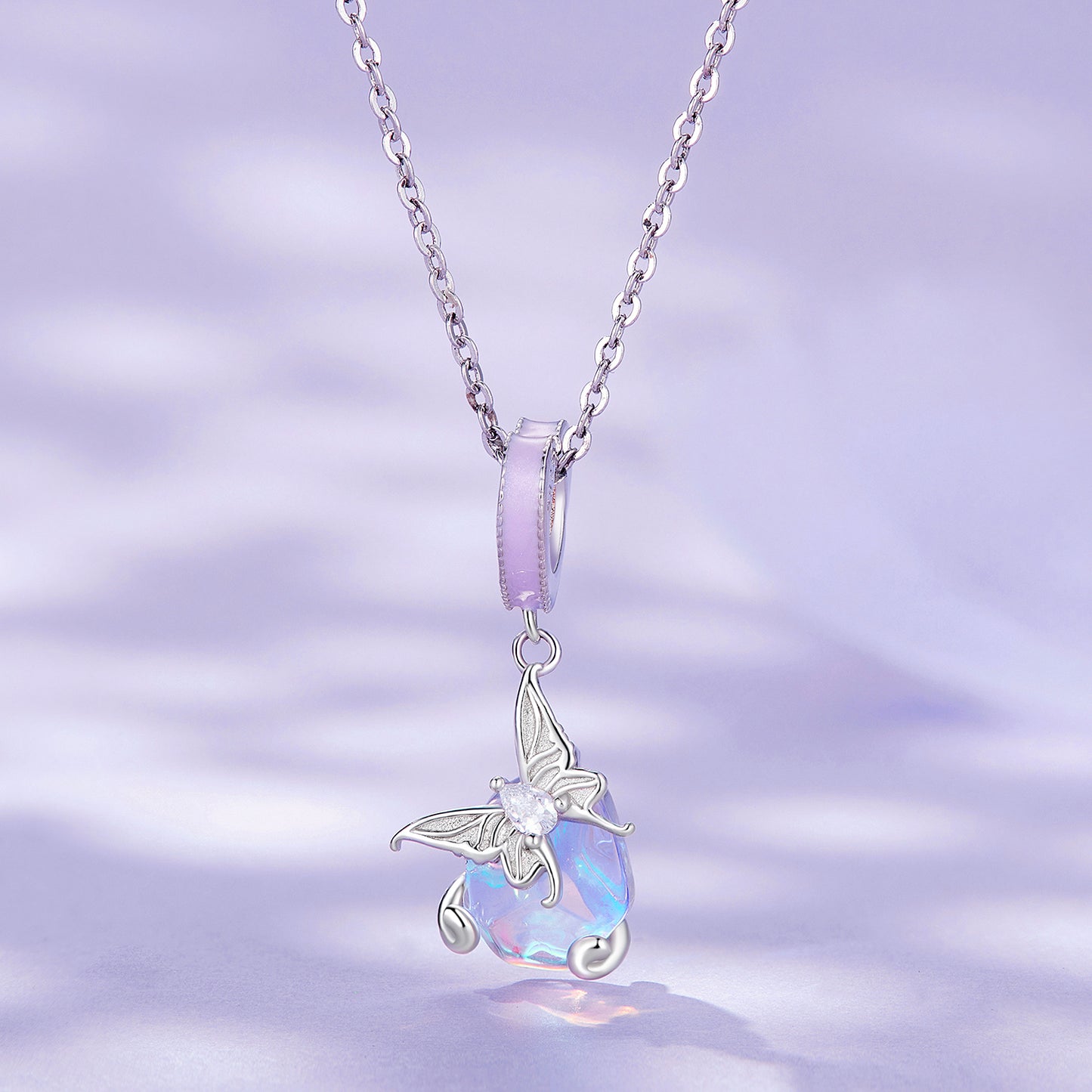 korálka Krištáľová lunárna babočka