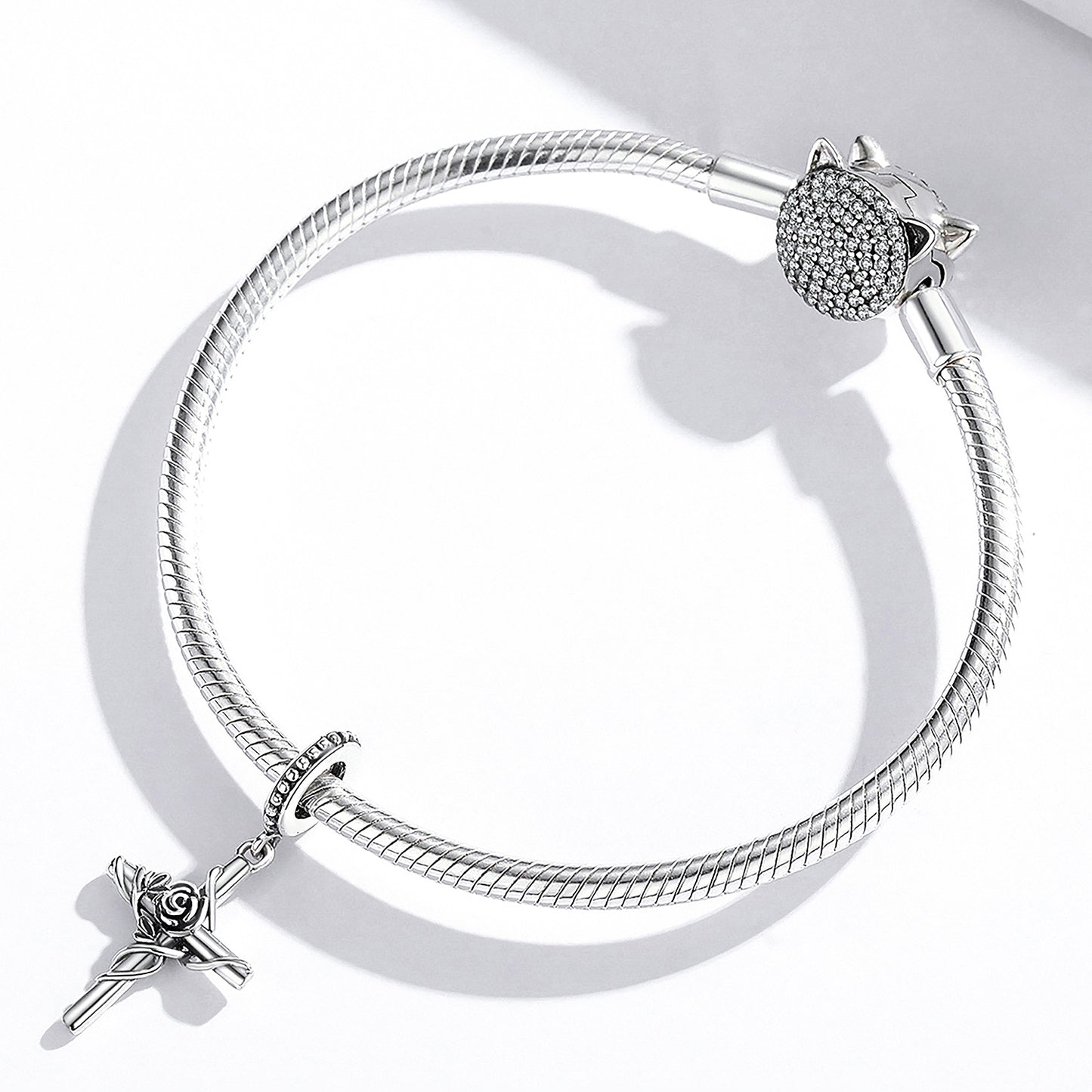 Prívesok Kríž s Ružou