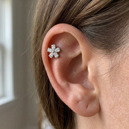 Strieborný 'Diamond Bloom' Labret